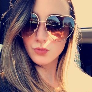 Meet your Posher, Shelbi